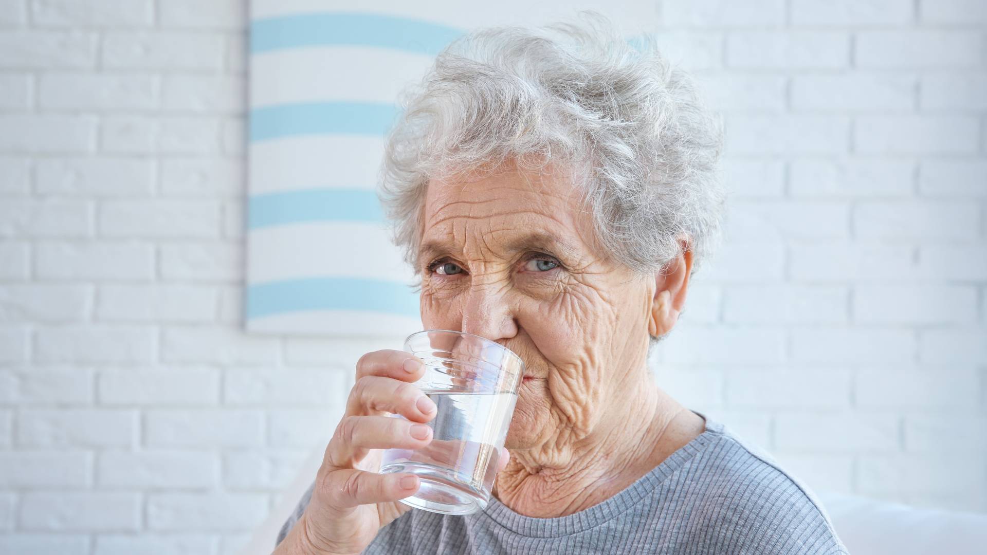 Vital Alert: 7 Telltale Signs of Dehydration in Seniors
