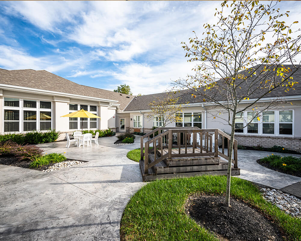 Advanced Therapy Center outdoor courtyard